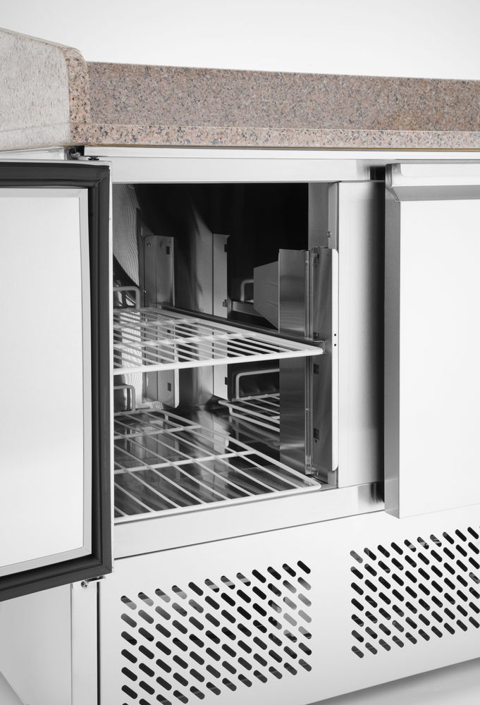 Three door pizza counter with cooling display 380+40L, Arktic, 254L, 230V/400W, 1400x700x(H)1491mm