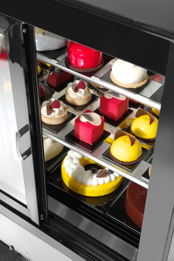Refrigerated display cabinets with 2 shelves, Arktic, 300L, 230V/480W, 994x677x(H)1230mm