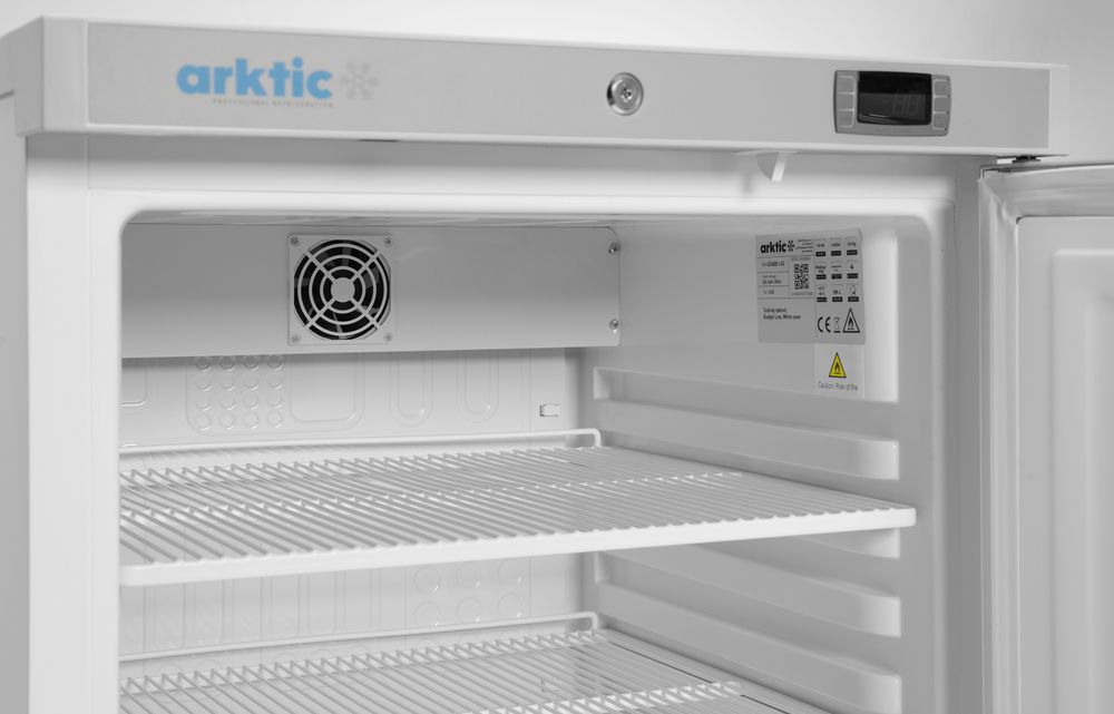 Budget Line cooling cabinet in a white painted steel casing, Arktic, Budget Line, White, 230V/124W, 598x623x(H)838mm