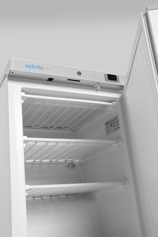 Freezing cabinet with white painted steel casing, Arktic, Budget Line, 200 l, White, 220-240V/111W, 589x655x(H)838mm
